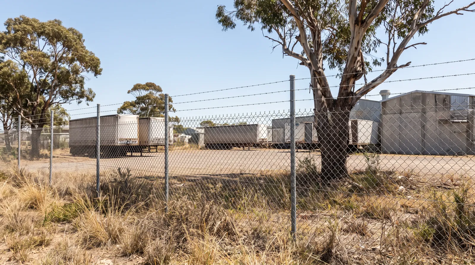 Commercial chainwire security fencing